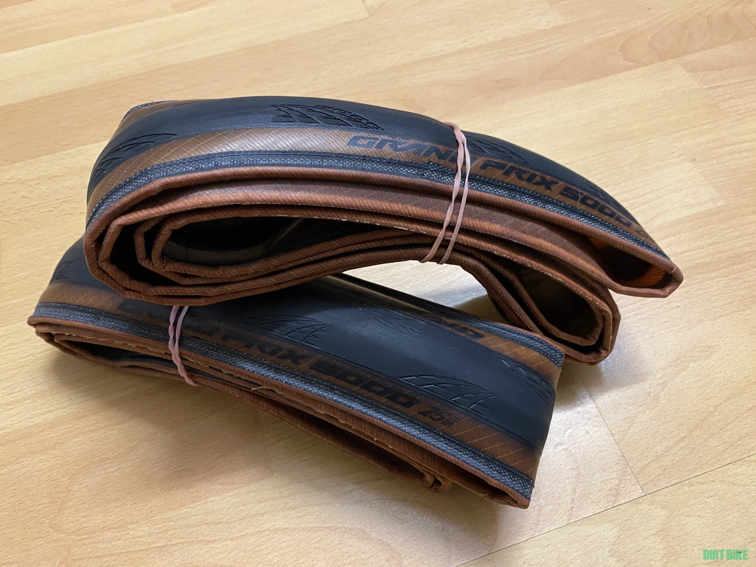 1. Continental GP5000 25mm 214g/buc 700x25c