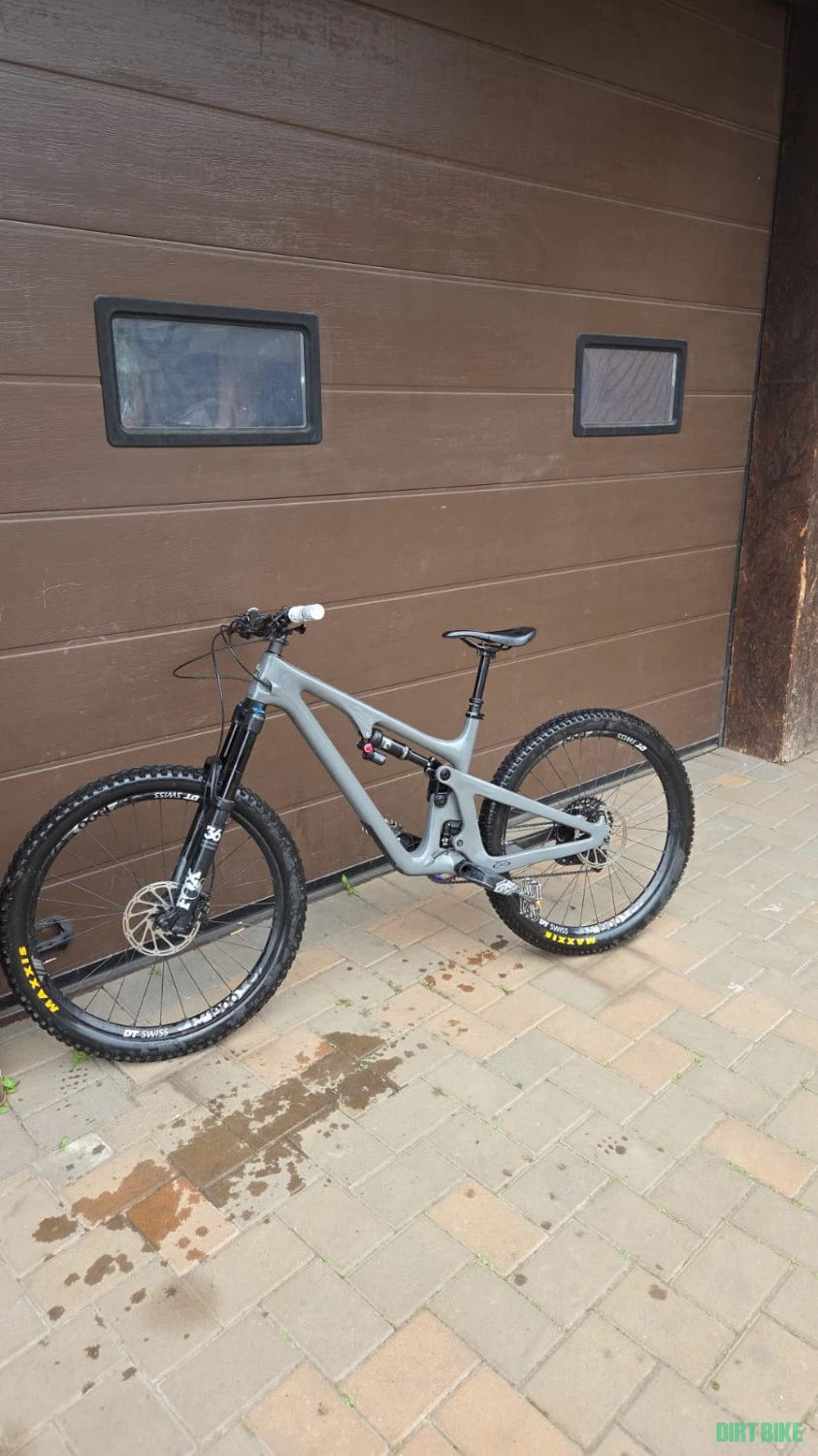 1. Yeti SB140 C 2020