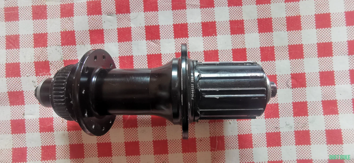 1. Butuc DT SWISS Ratchet System 24 gauri