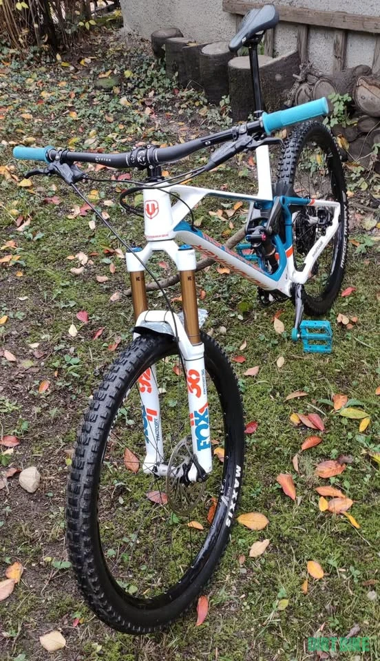 2. Mondraker Superfoxy 2020 - putin folosita