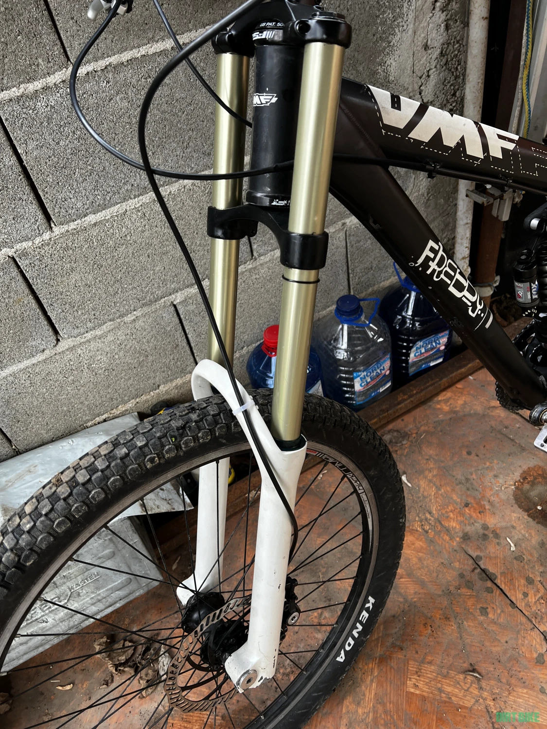 1. Furca rockshox boxxer