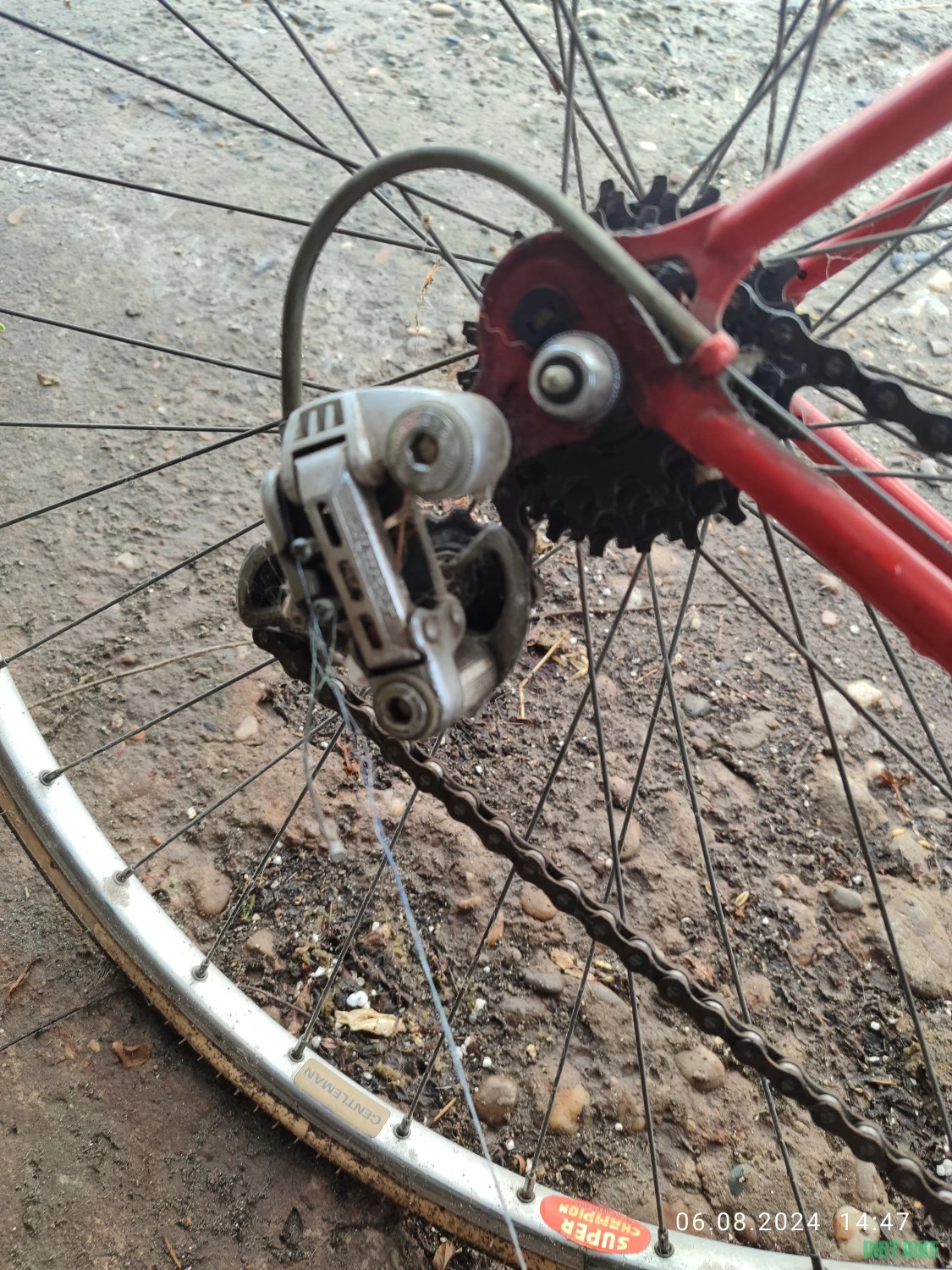4. Vând cursiera Motobecane