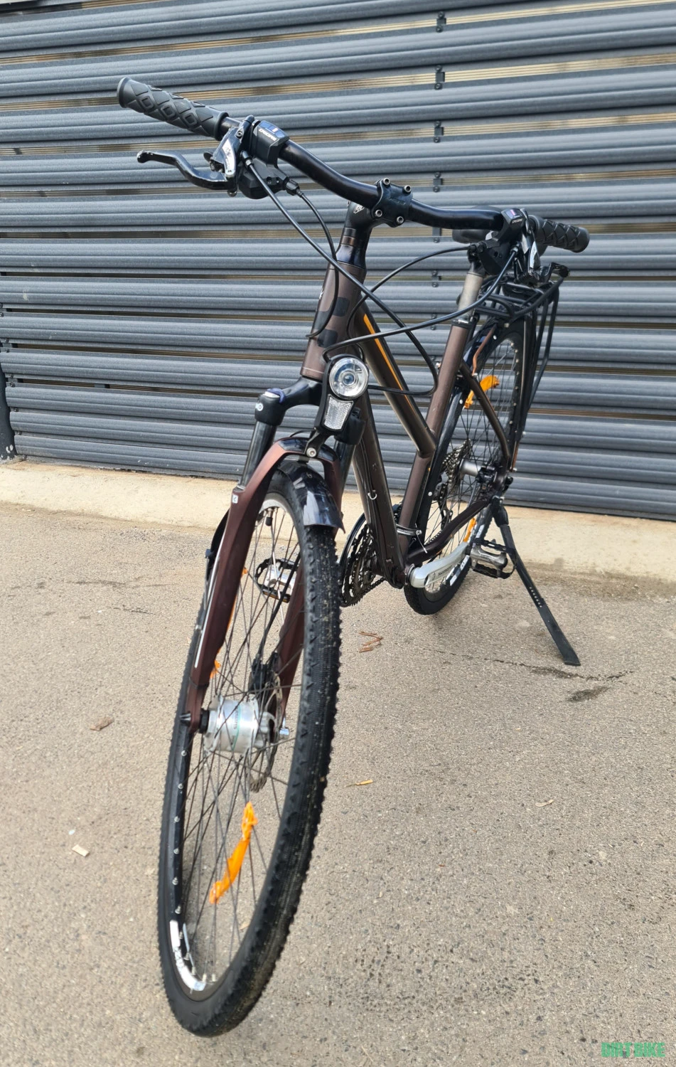 1. Cube Touring citybike roti 28"