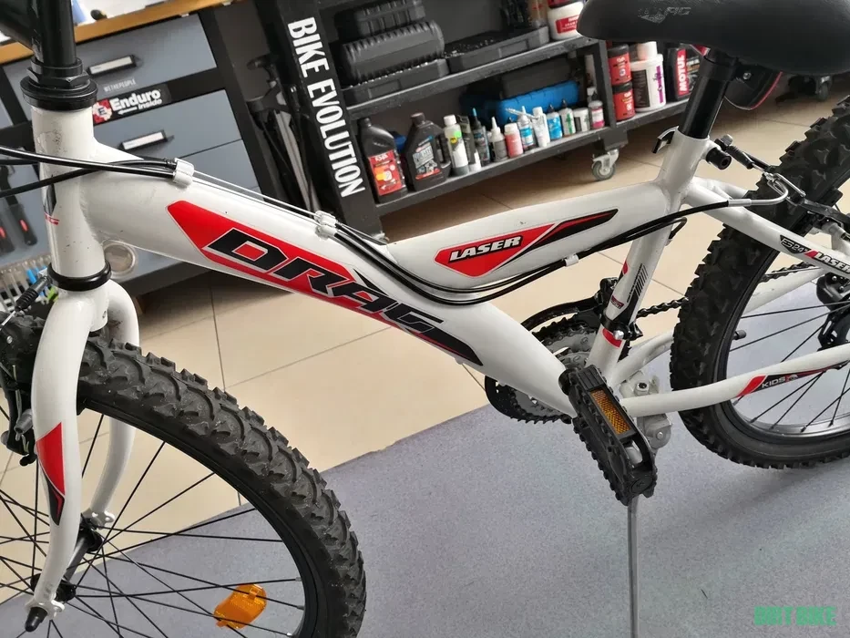 1. Bicicleta copii 24" Drag Laser