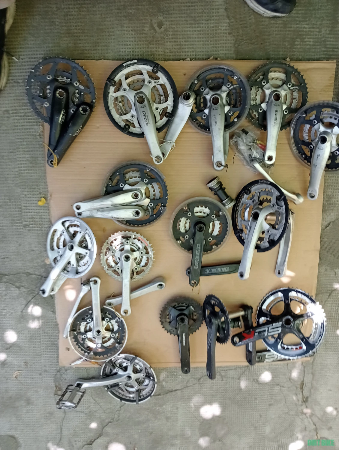 6. Angrenaj pedalier Shimano Deore Halowtech I octalink + monobloc complet