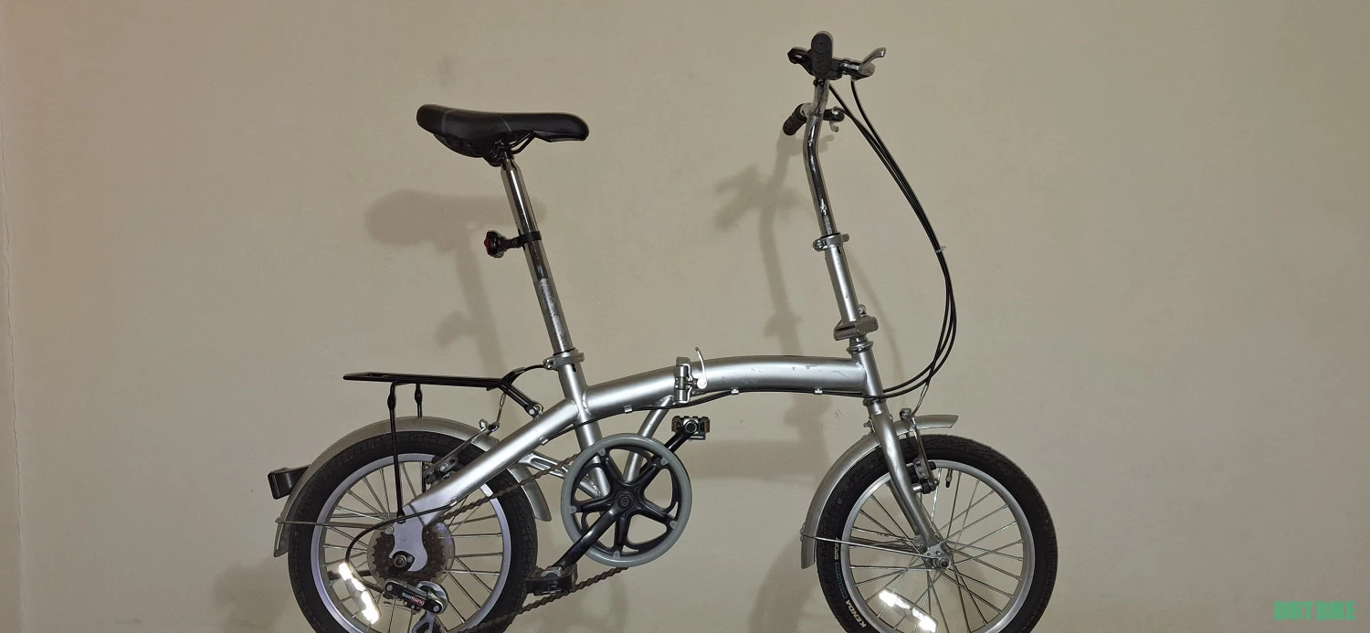 1. Bicicletă pliabilă din aluminiu