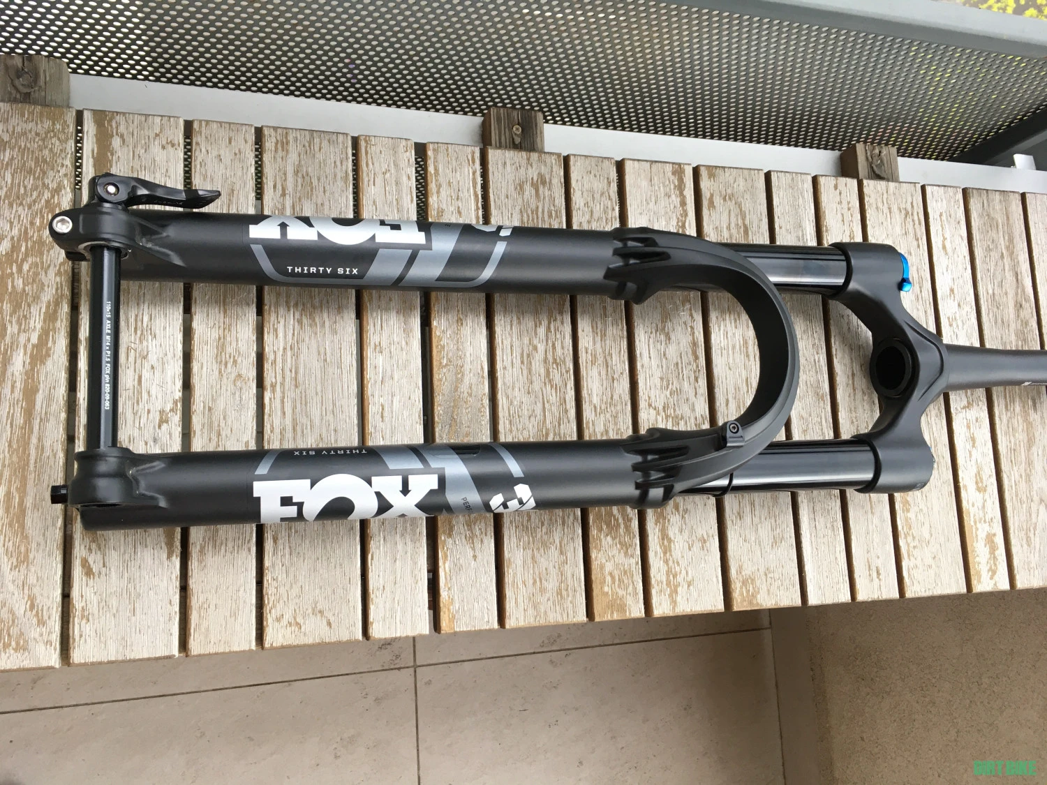 1. Fox 36 Performance, 29", 160mm, 3Pos Grip + upgrade-uri si accesorii service
