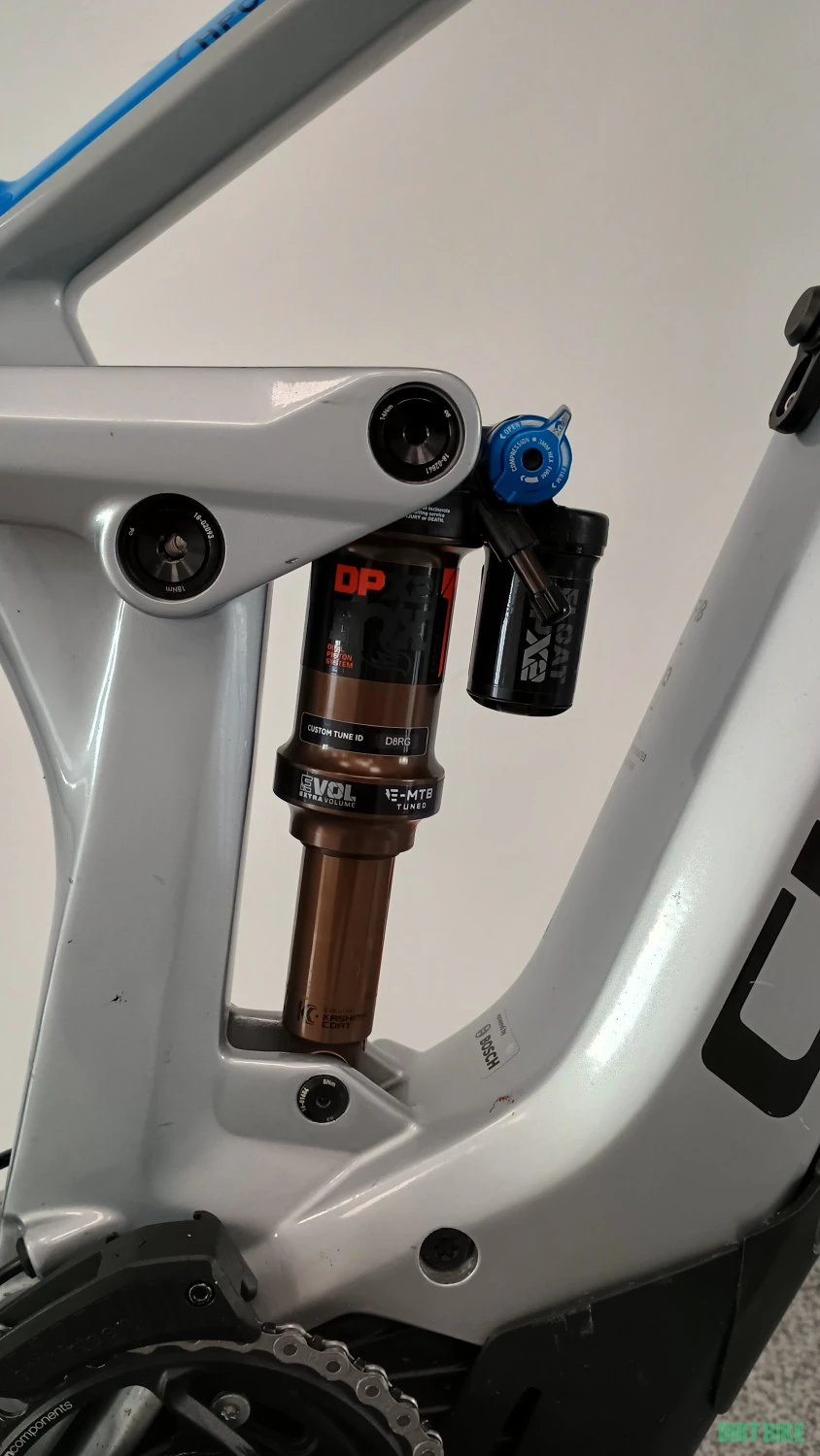 6. Cube Stereo Hybrid 140 HPC Actionteam 625 Nyon Actionteam 2021