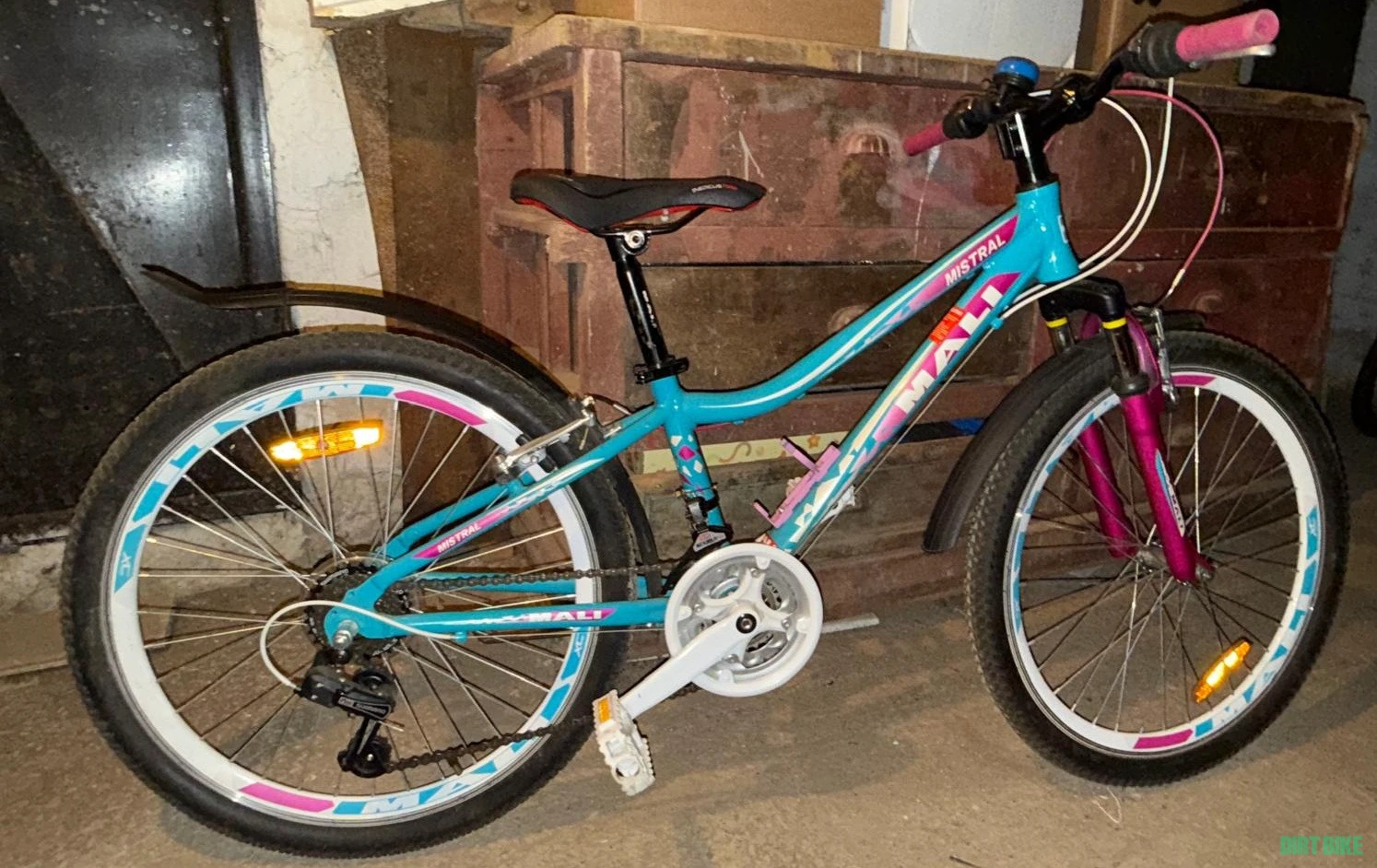 1. Vând bicicleta Mali Mistral 24 inch
