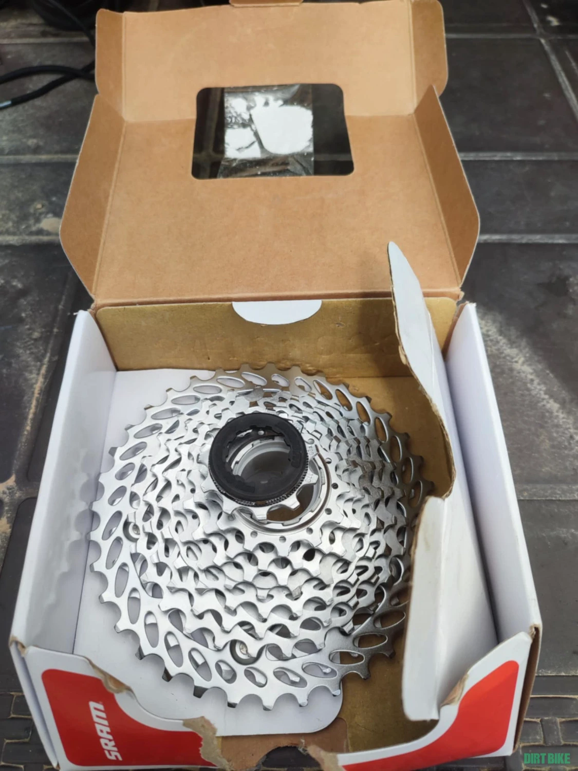 1. Caseta pinioane Sram PG1130 11 SPEED