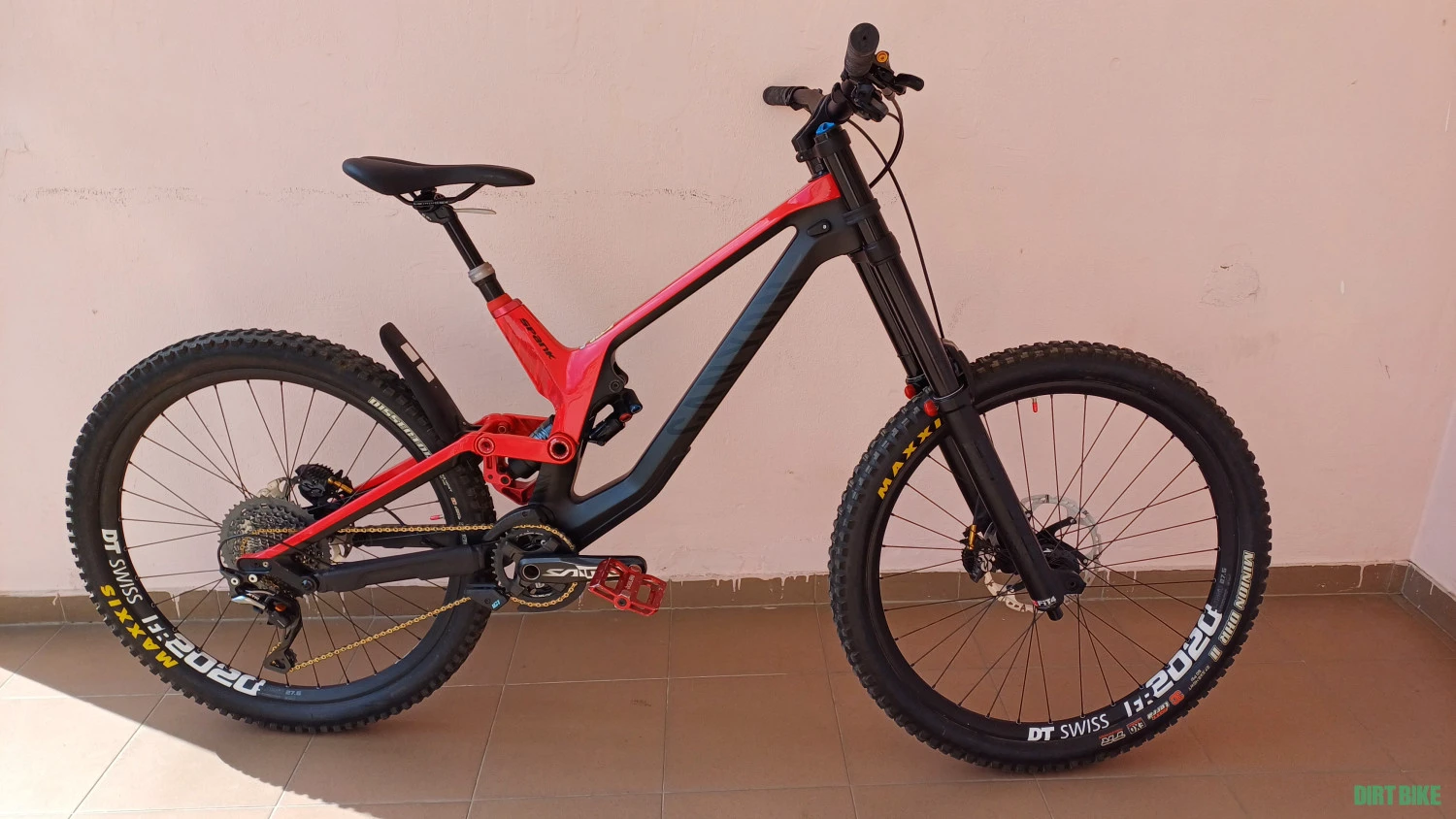 1. Canyon Sender CF8.0 Carbon Marime M Roti 27.5