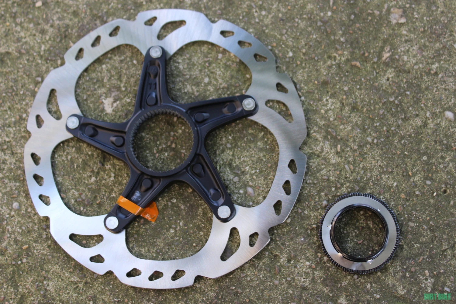 6. Shimano XT Disc Rotor SM-RT81S 160mm Center Lock Ice Technology-Extern