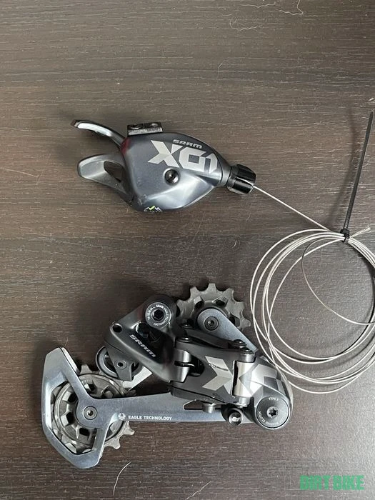 1. Schimbator sram x01 cu maneta x01 single click