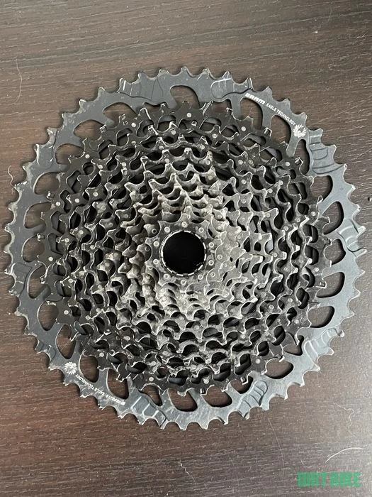 1. Caseta pinioane sram xg1275 10-52t