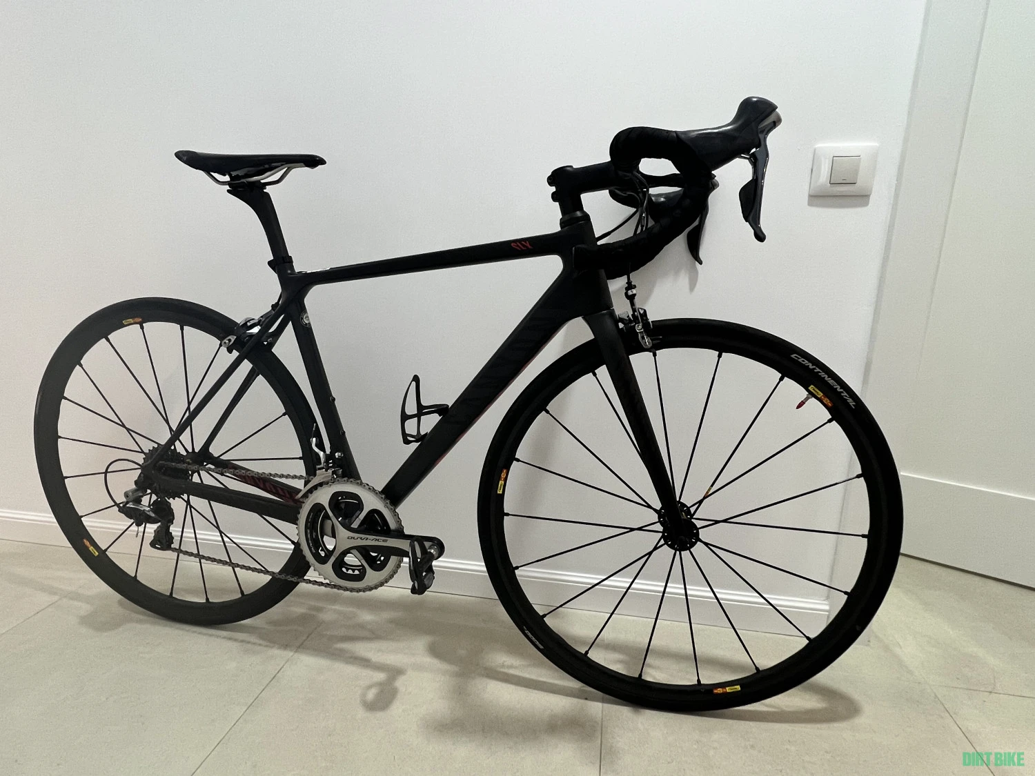 1. Canyon Ultimate CF SLX 9.0 Dura-Ace 6.45kg
