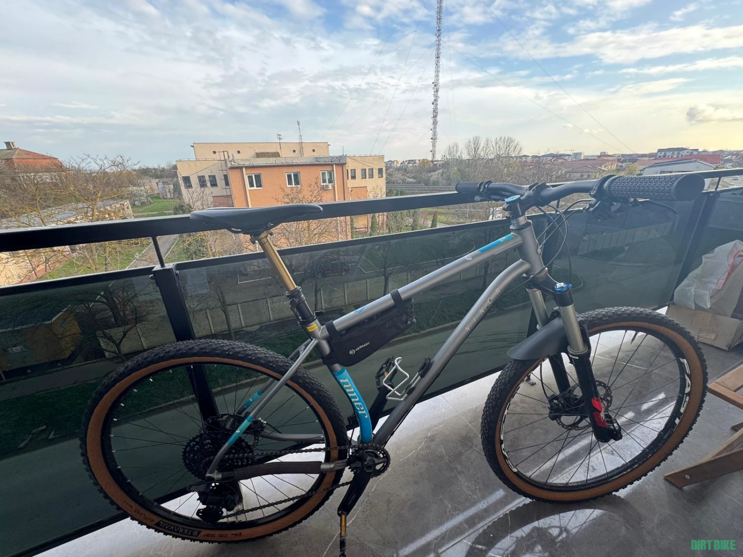 1. Bicicleta Hardtail Niner otel