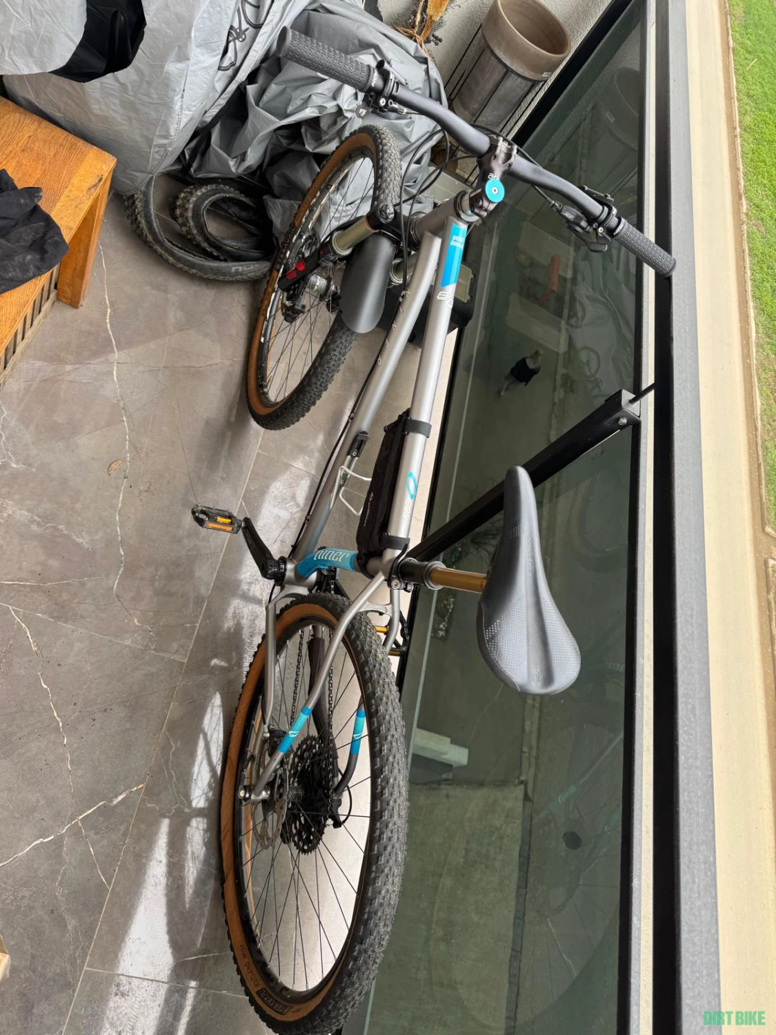 5. Bicicleta Hardtail Niner otel