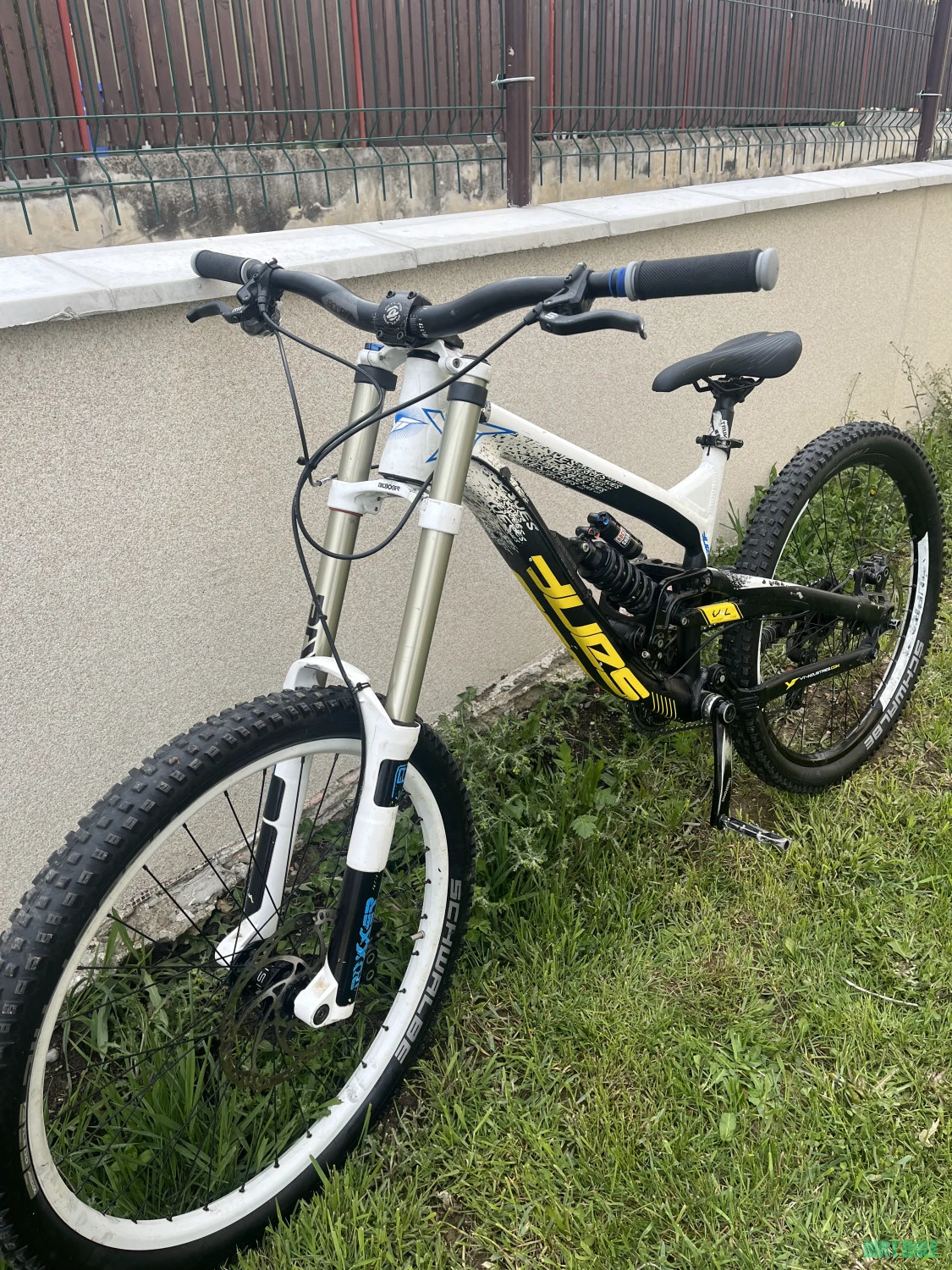 6. Bicicletă Yt tues