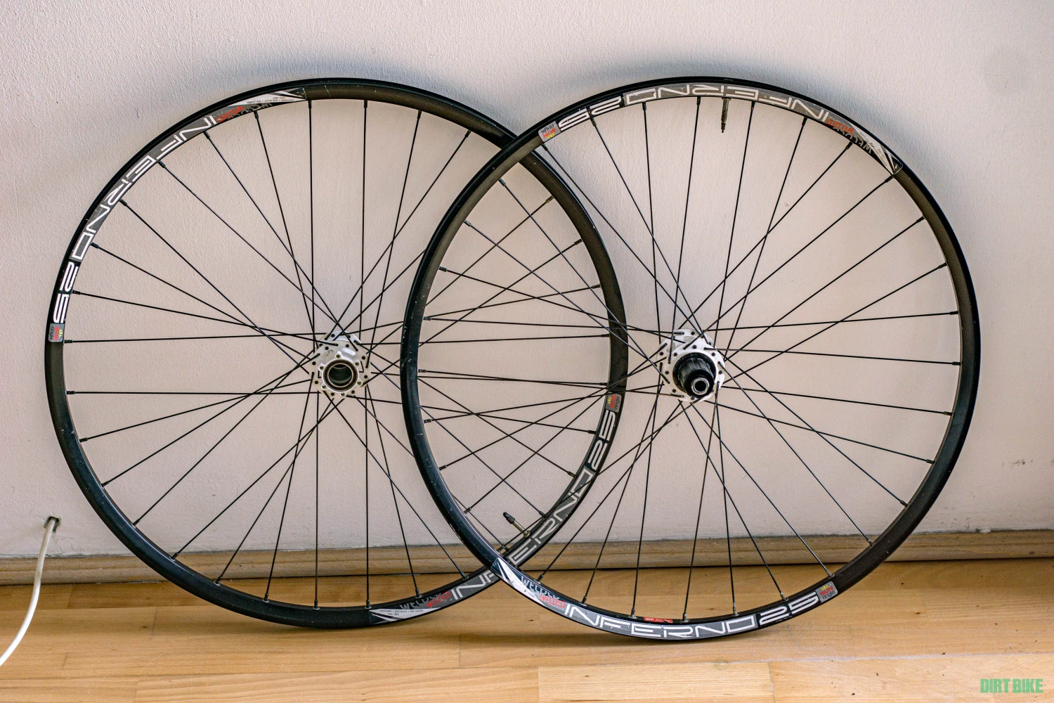 1. Roti bicicleta 29 Lefty 12 x 142