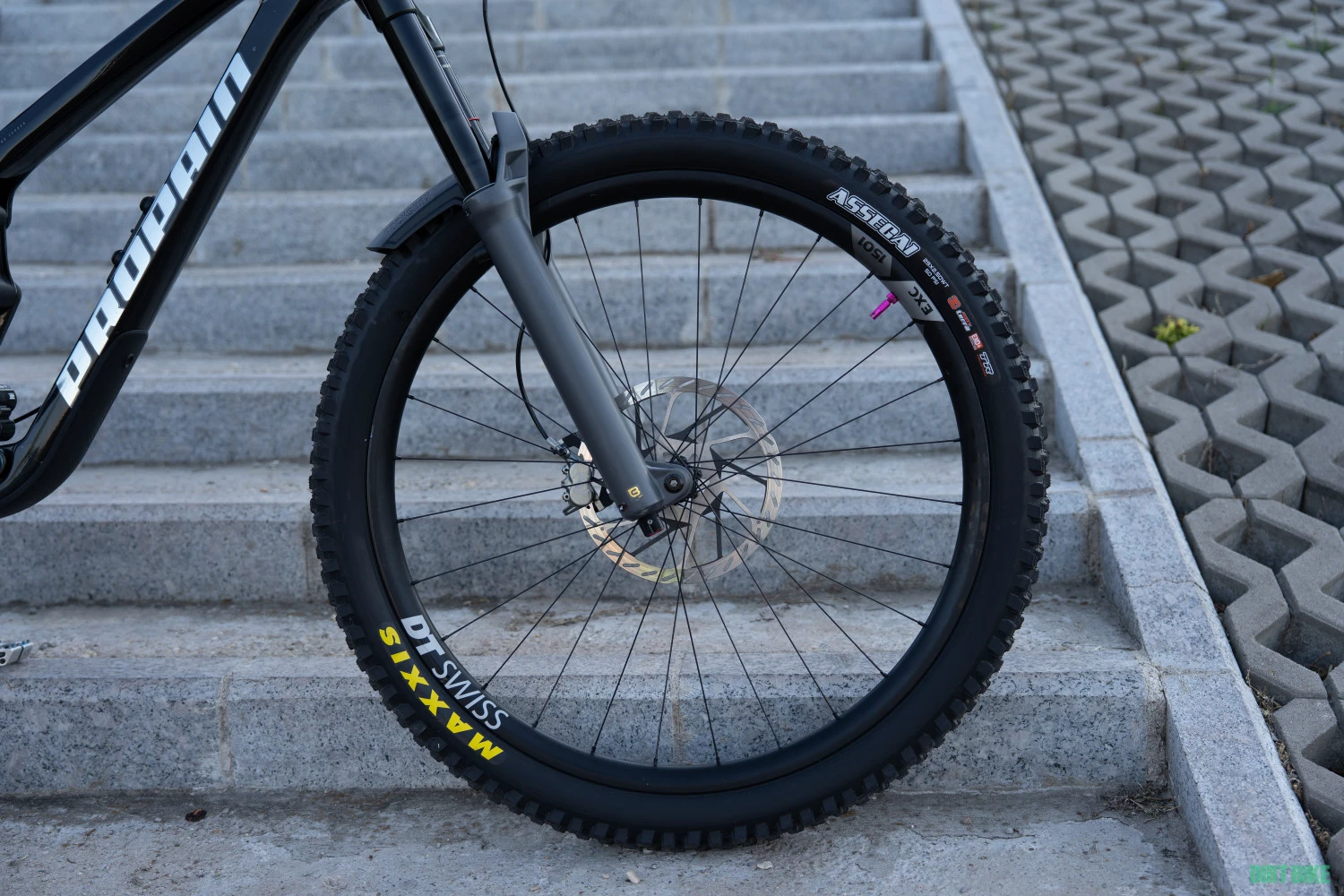 4. Propain Spindrift Custom