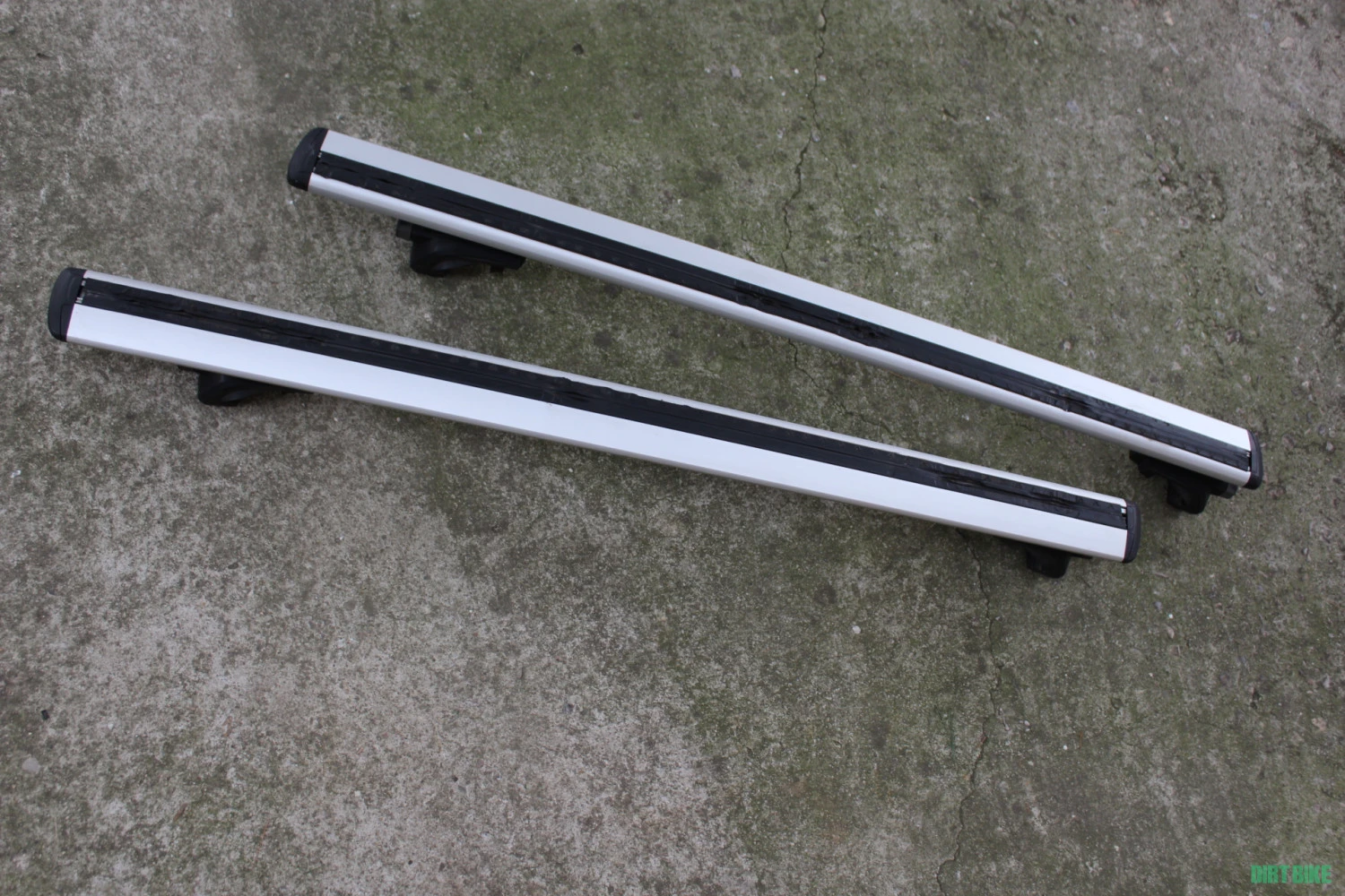 1. Bare Transversale Thule WingBar + Thule Rapid System cu cheie