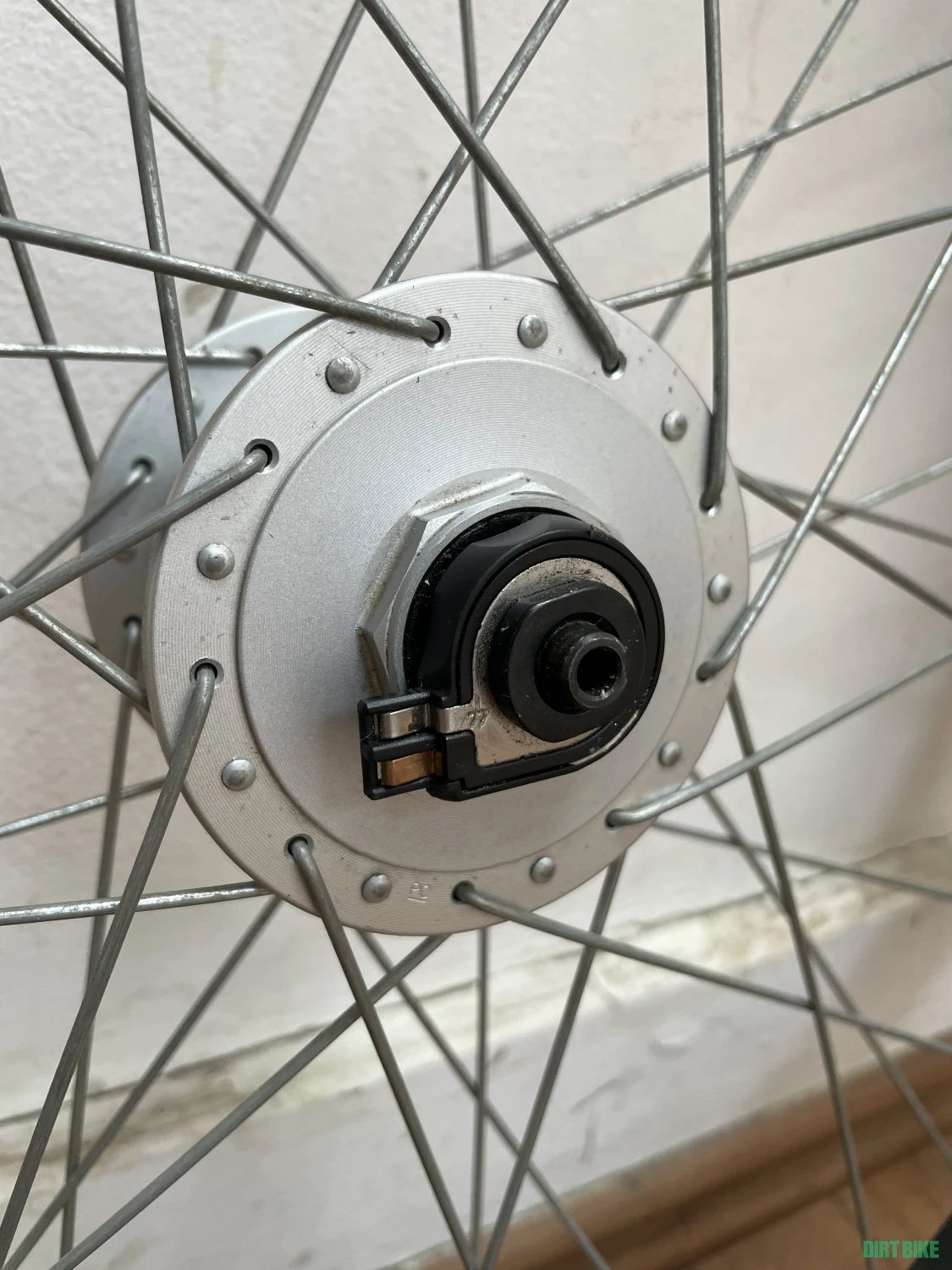 4. Shimano Nexus Dinam