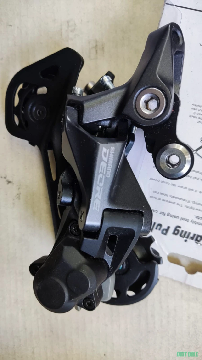 1. Vand schimbator Shimano RD-M5120