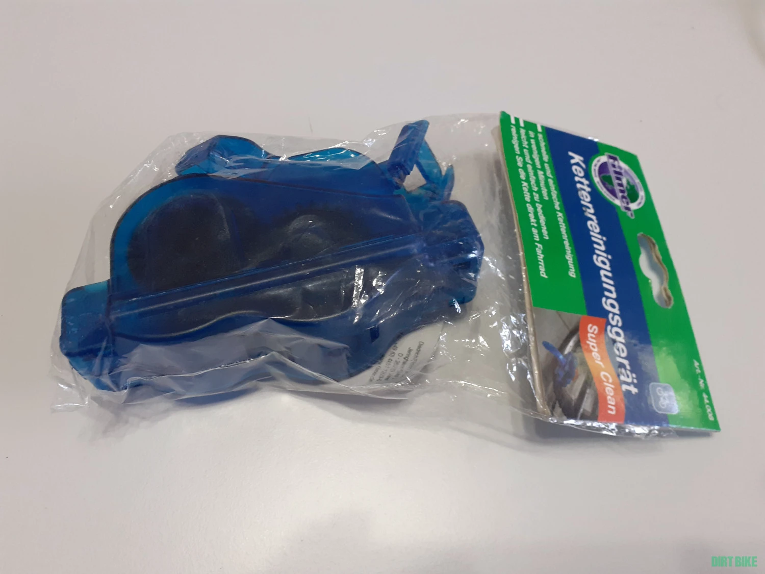 1. Aparat de curatare / gresare lant bicicleta