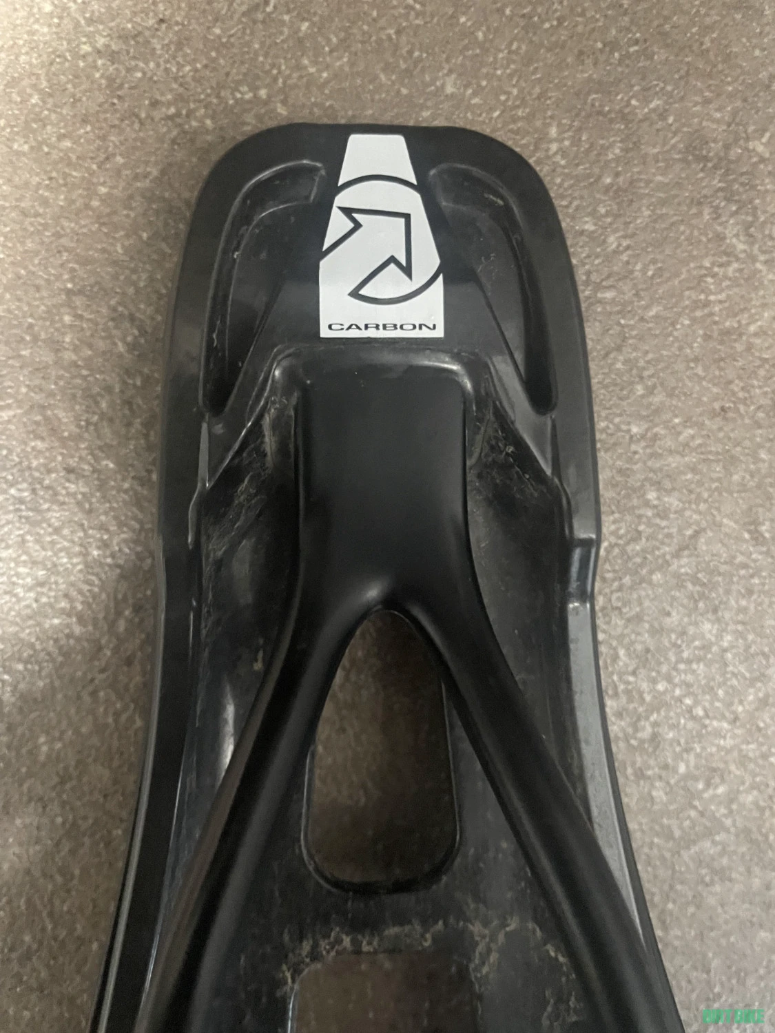 7. Sa PRO Stealth Carbon Cursiera