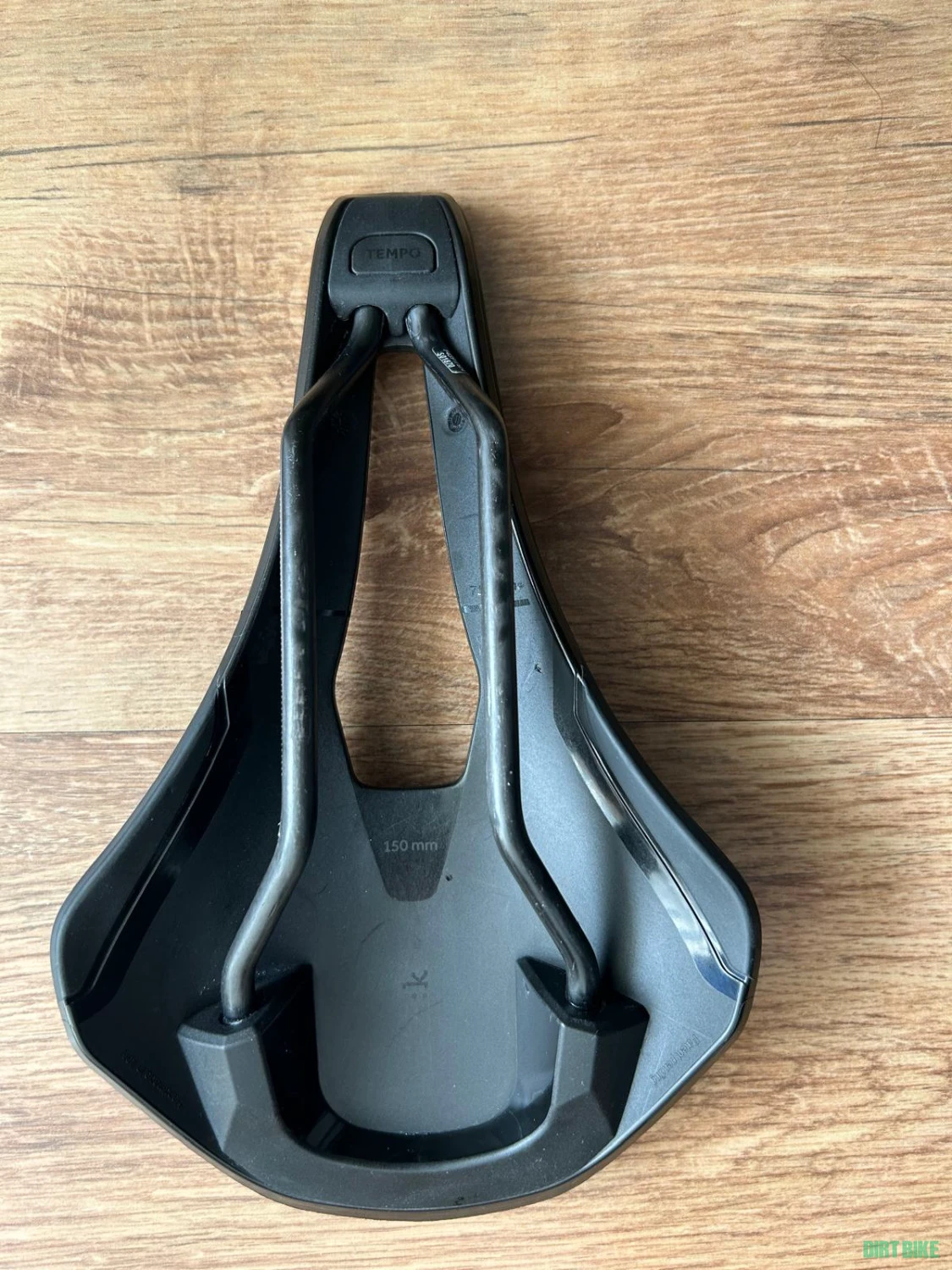 4. Șa Fizik Tempo Argo R1