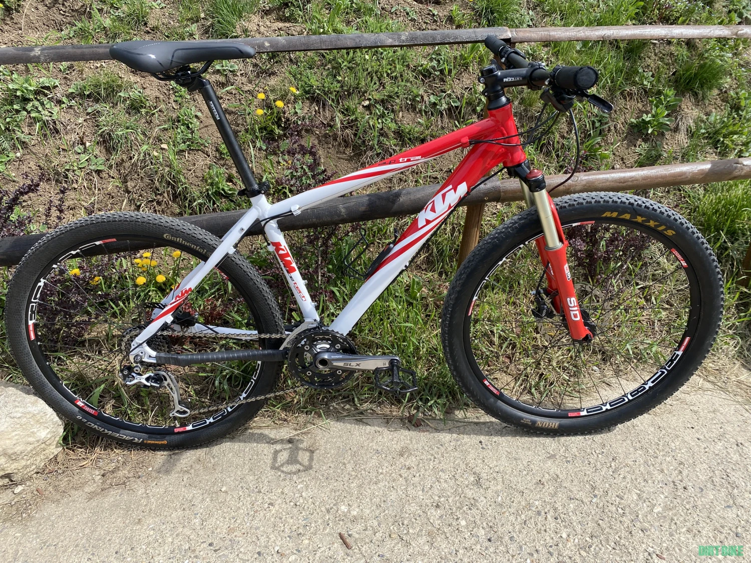 1. Bicicleta MTB 26 inch KTM cu furca Sid