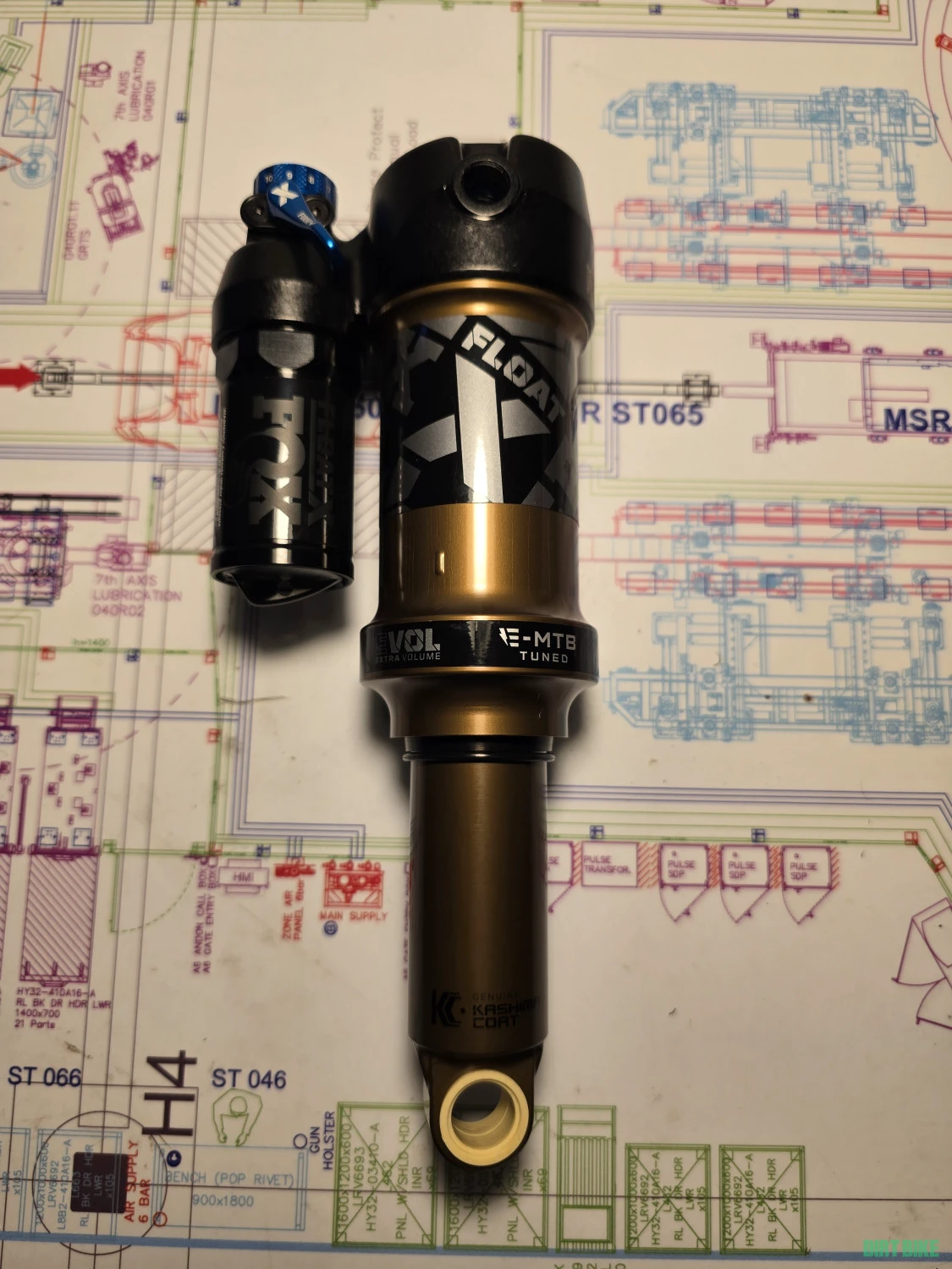 1. Fox Float X Factory Kashima EVOL, 185x55mm