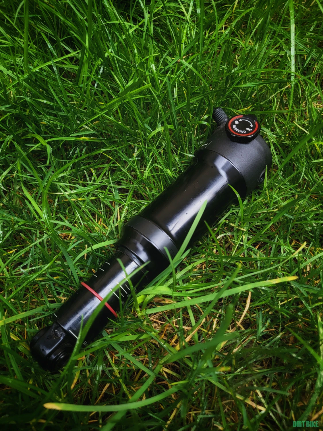 1. Vând Shock Aer Rockshox Deluxe Select 185x55mm