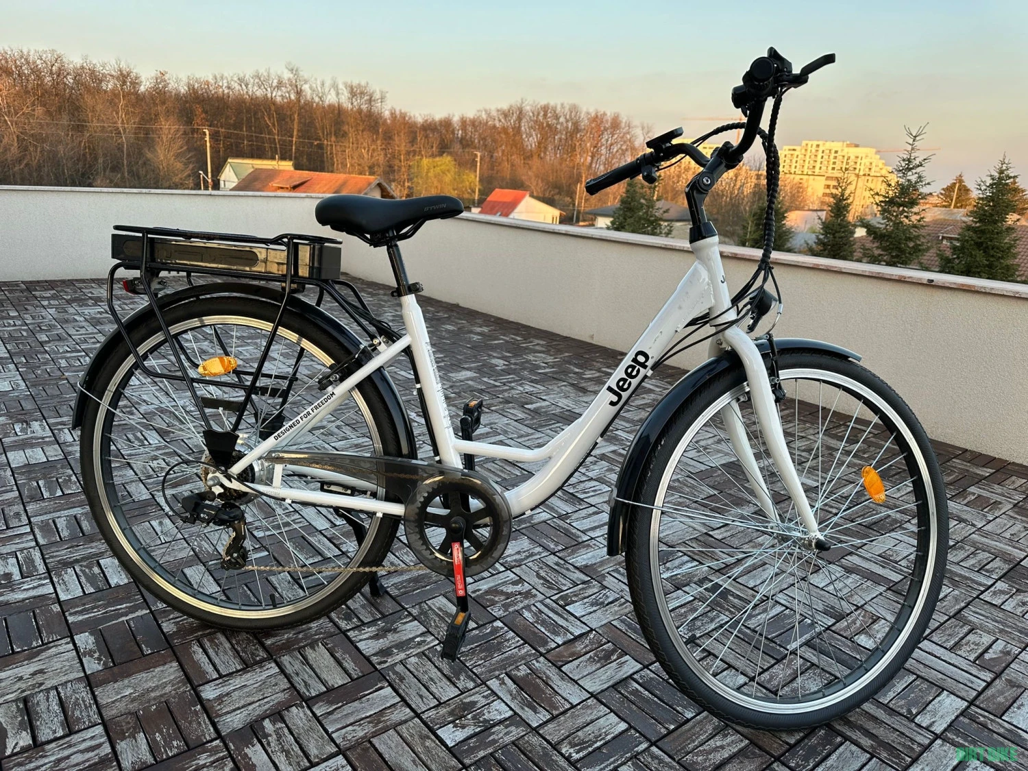 1. Vand bicicleta electrica Jeep
