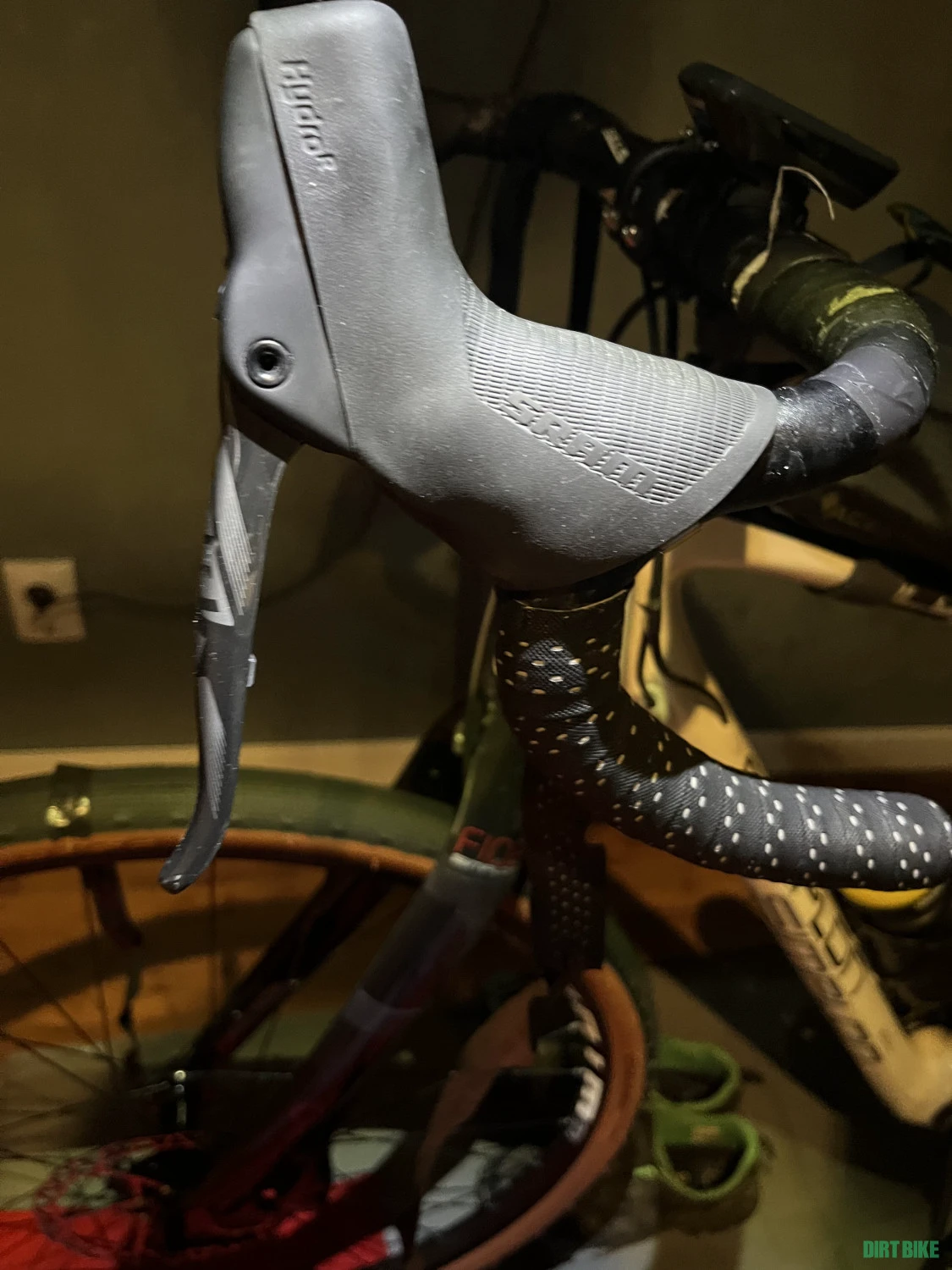 1. SRAM Force manete + etrieri