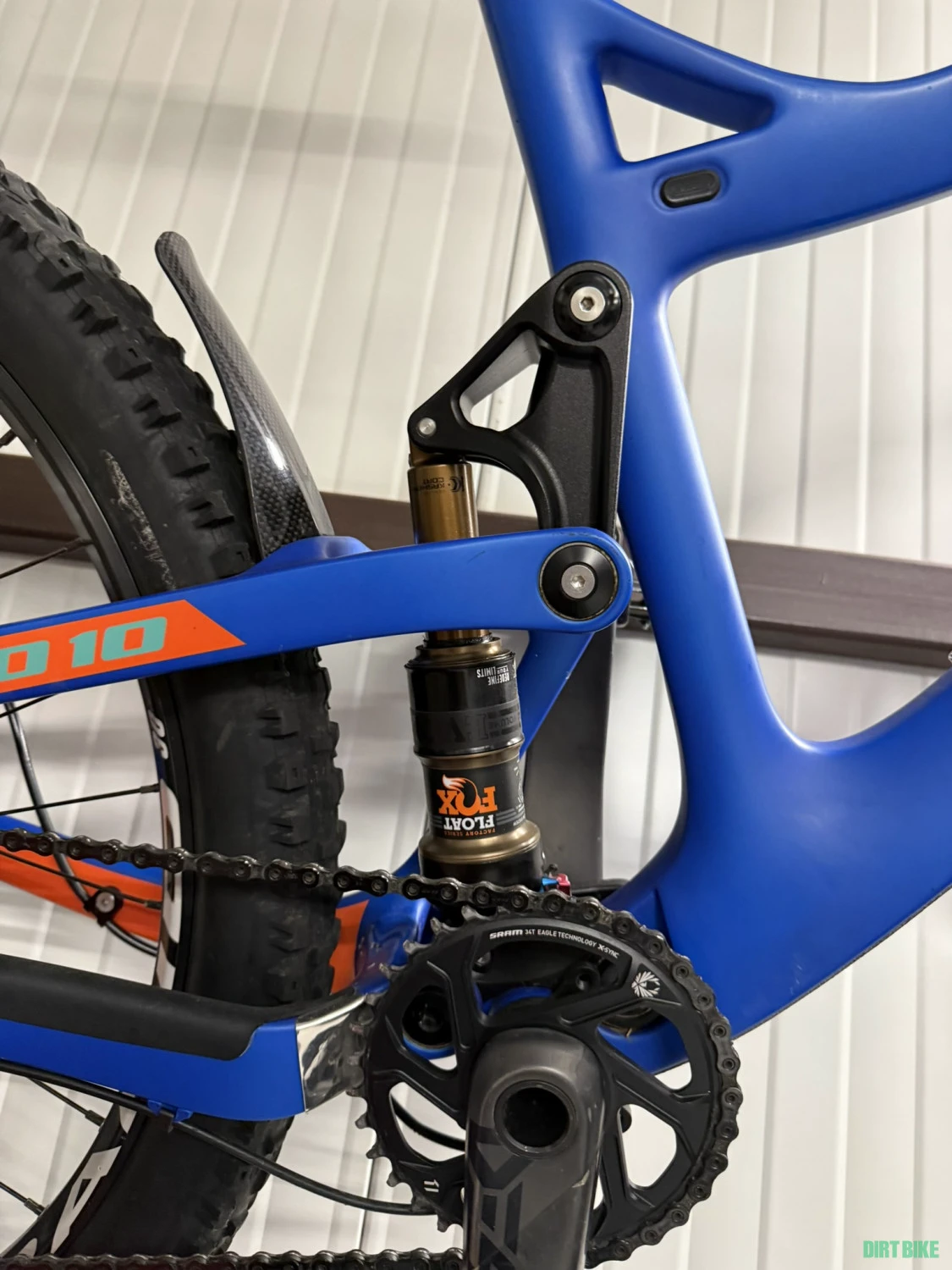 7. Bicicletă Propain Tyee 27,5" - M - Full Carbon