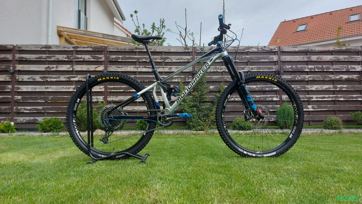 1. Mondraker Superfoxy R, 2021, mărime M