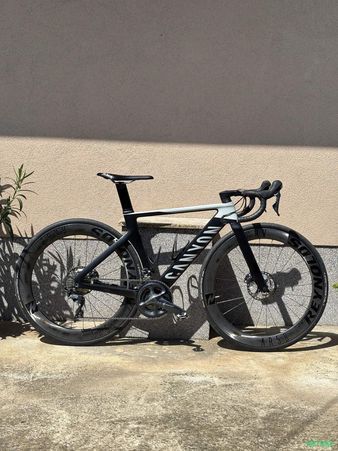 1. Canyon Aeroad CF Sl8 - cu acte, unic proprietar
