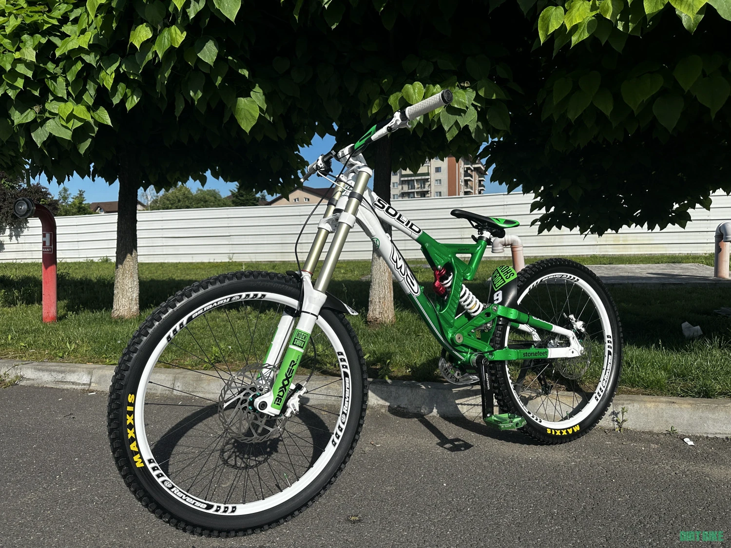 5. Vand Solid Mission 9 Downhill 26”