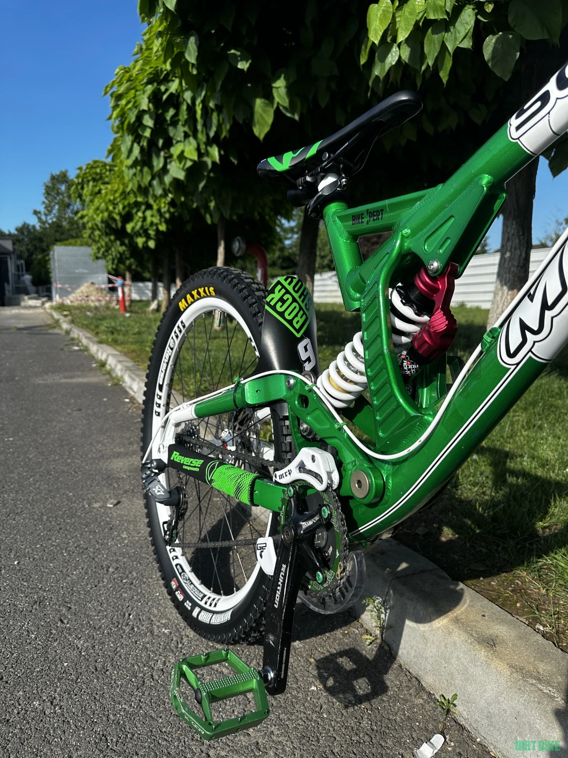 10. Vand Solid Mission 9 Downhill 26”
