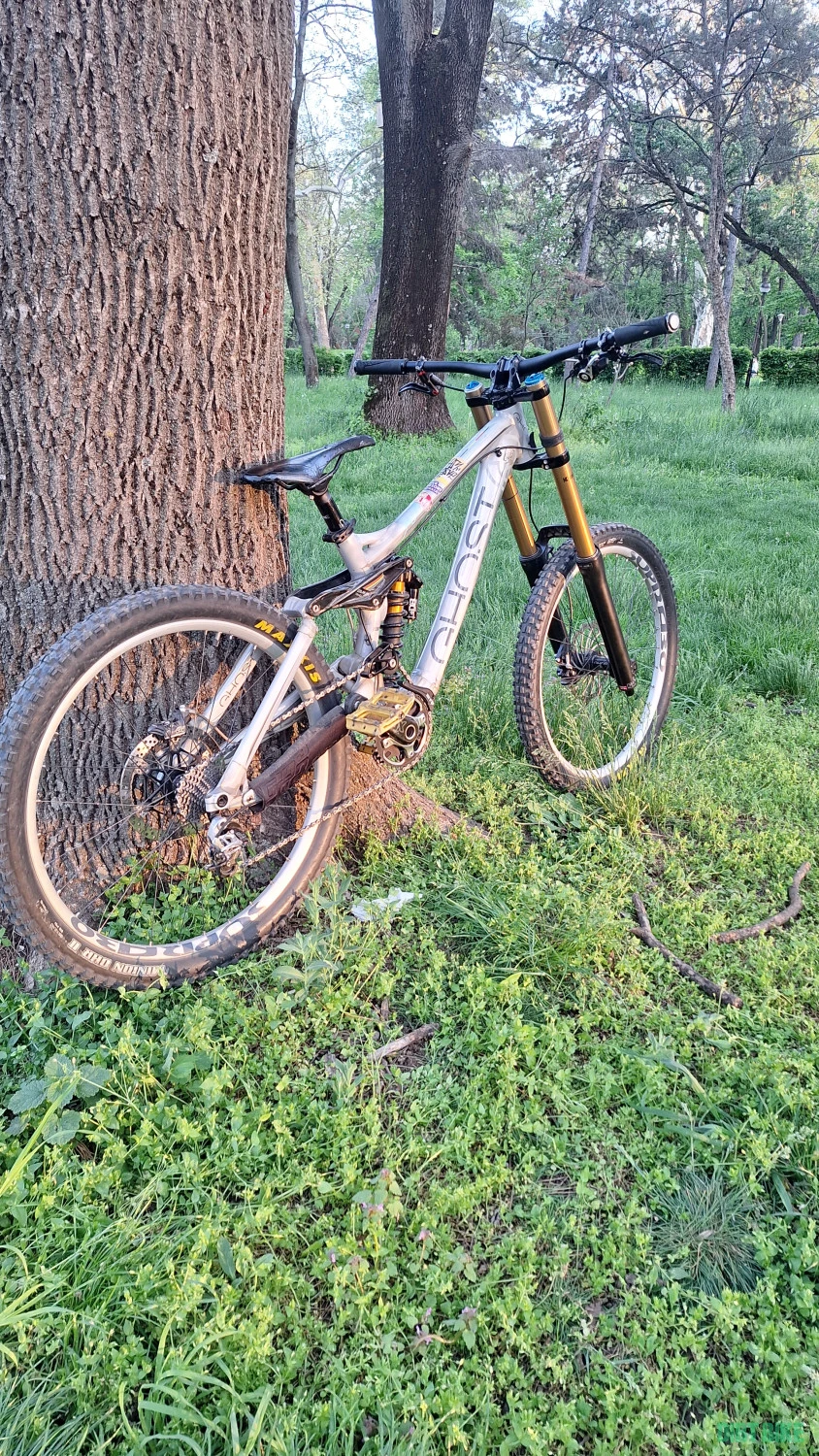 6. Ghost DH 9000