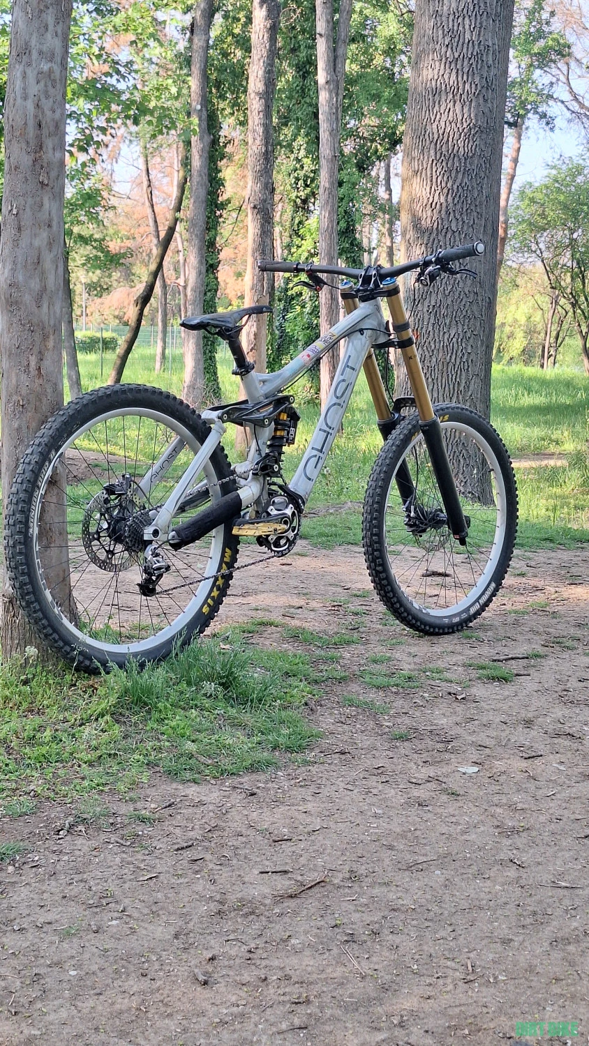 1. Ghost DH 9000