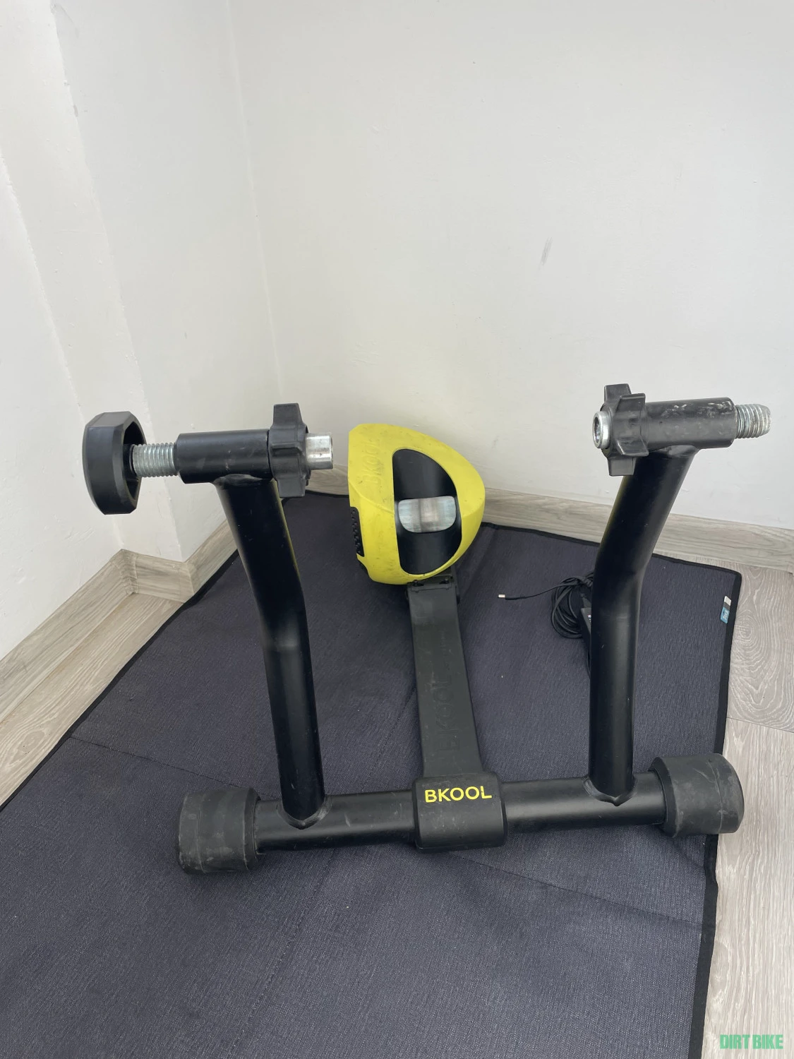 2. Trainer Bkool Smart Pro 2