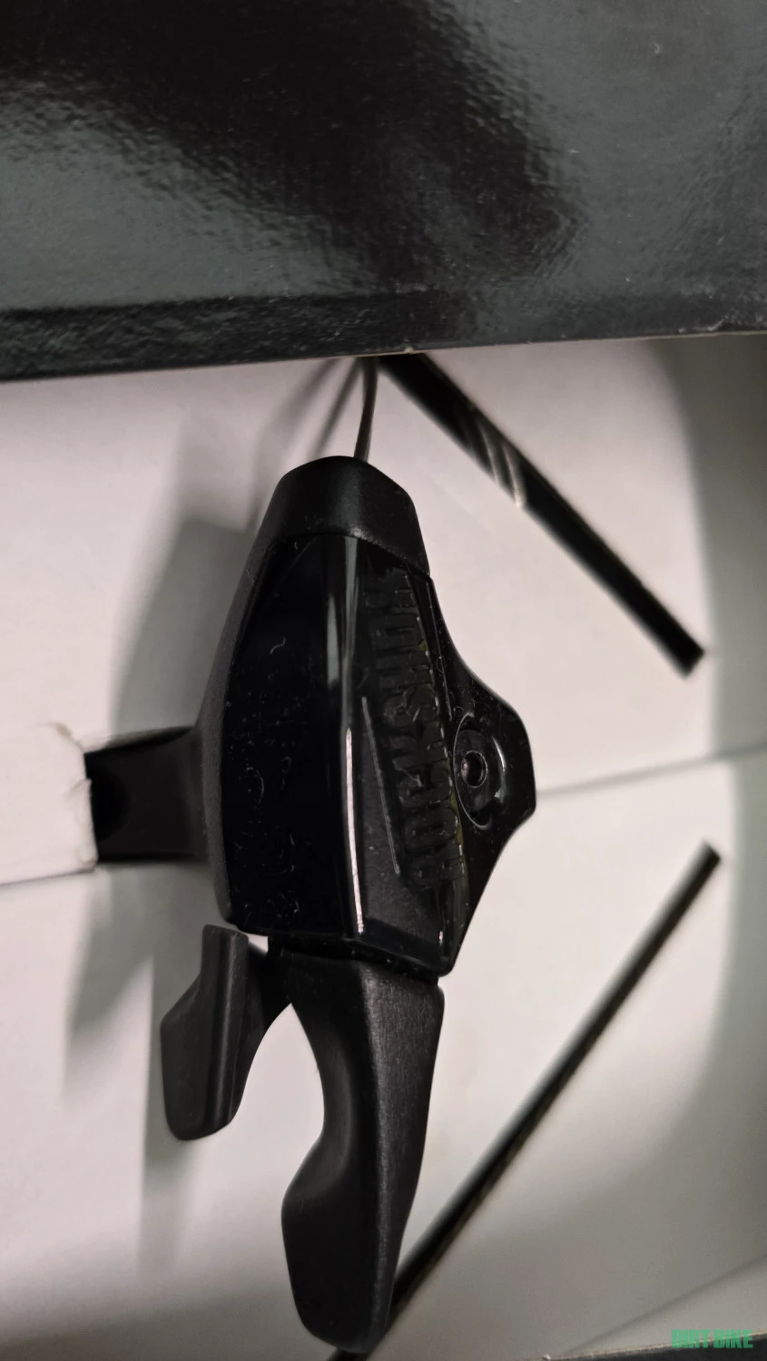 3. ROCKSHOX Remote OneLoc Lever left down | right up