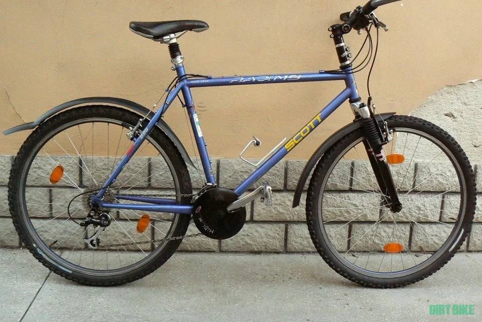 1. Bicicleta mountain bike Scott cromo