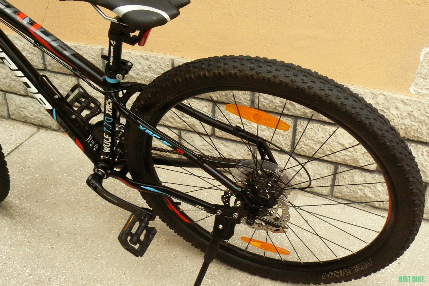 1. Bicicleta mountain bike Merida