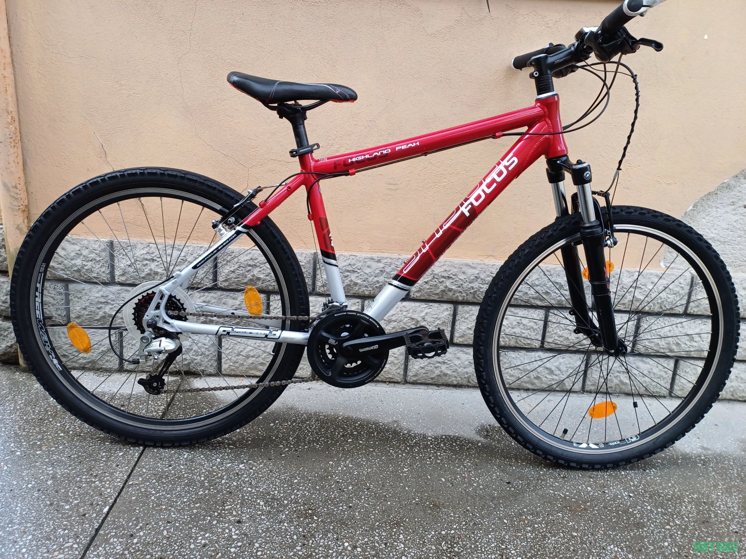 1. Bicicleta mountain bike Focus
