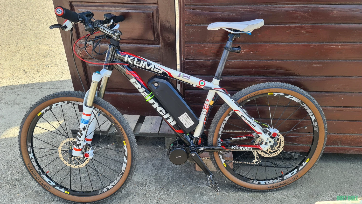 1. Bicicletă Bianchi