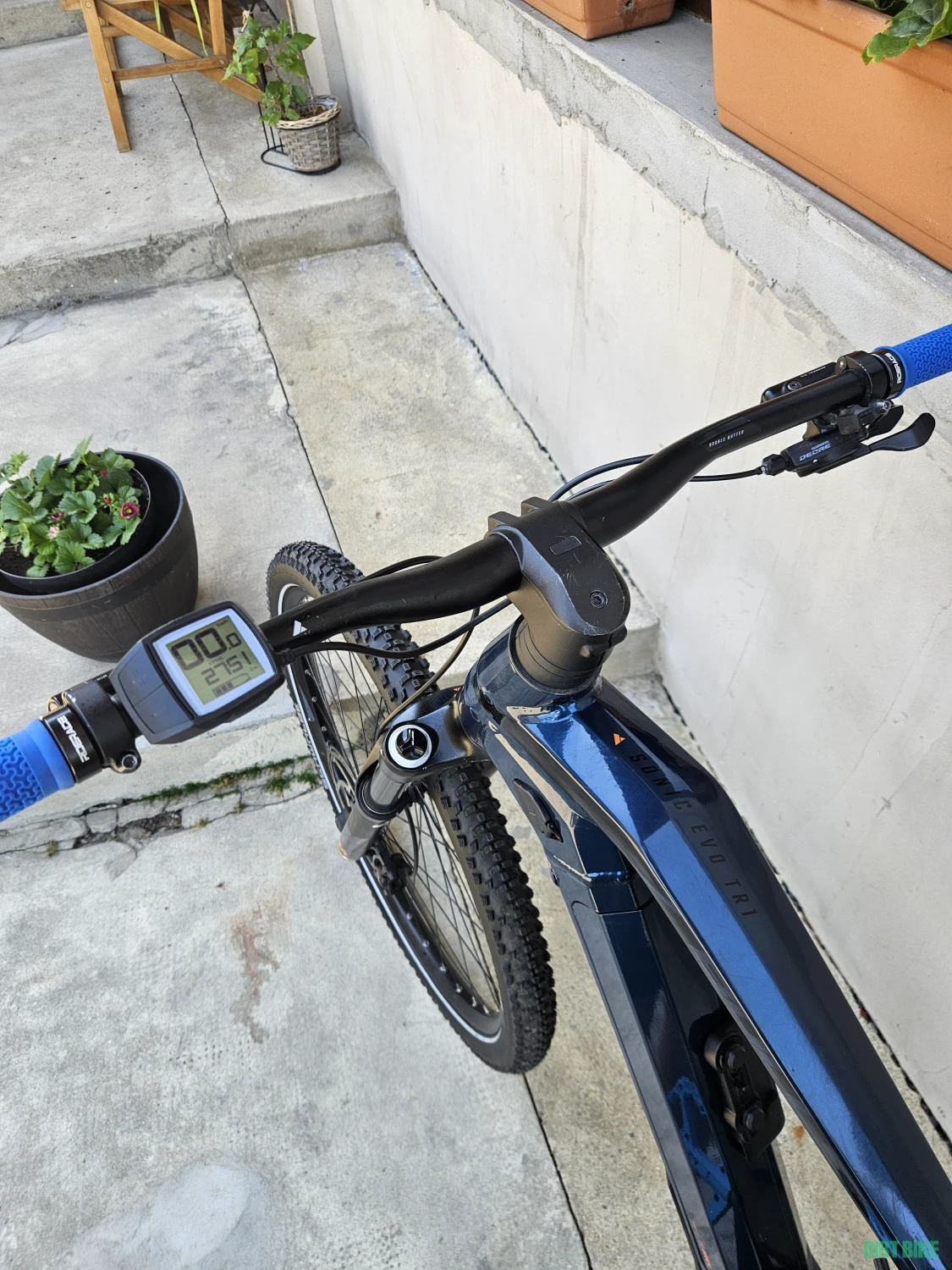1. Bicicleta electrica full suspension 29