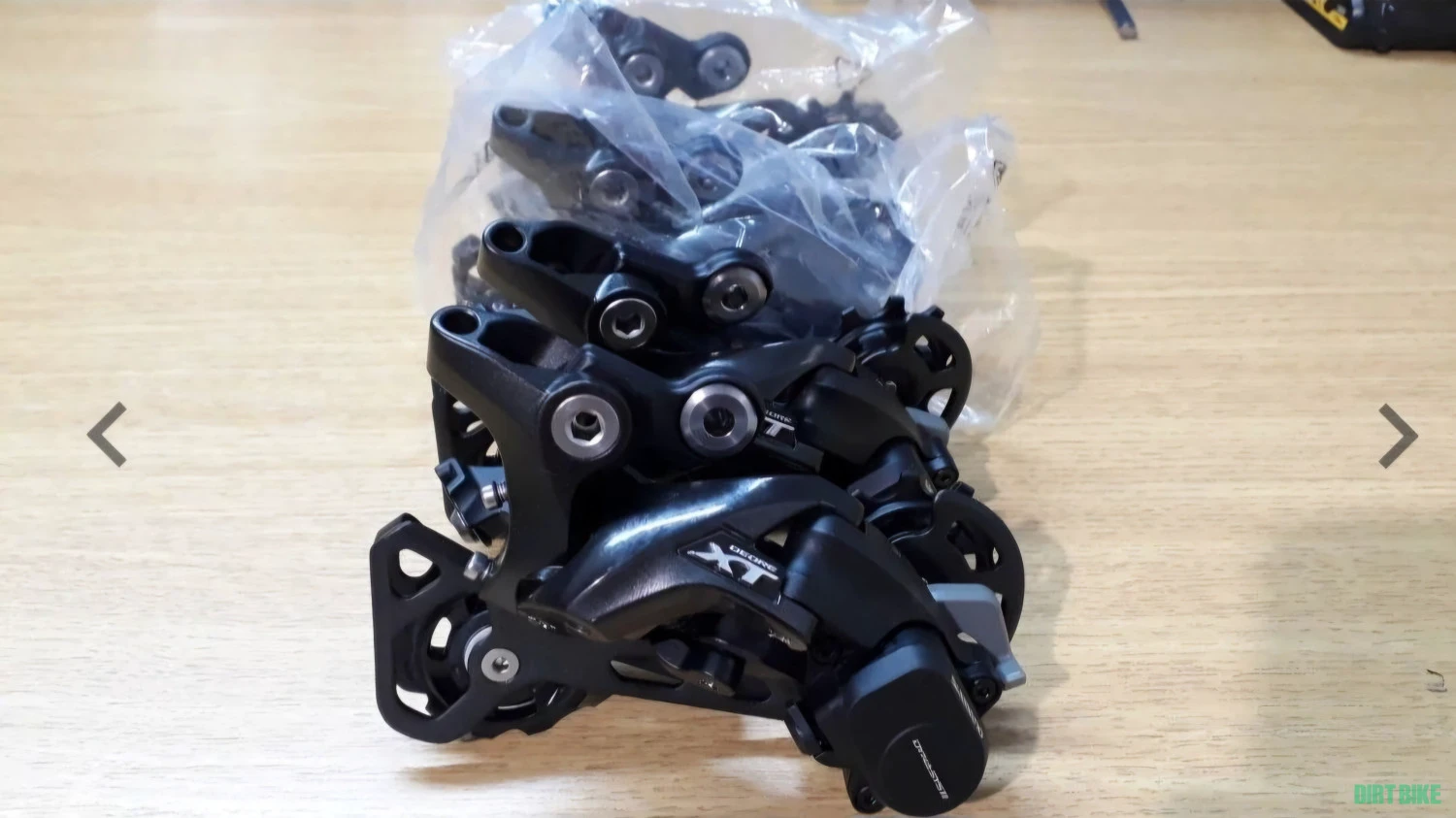 1. Schimbator spate SHIMANO Deore XT 11 V. Nou